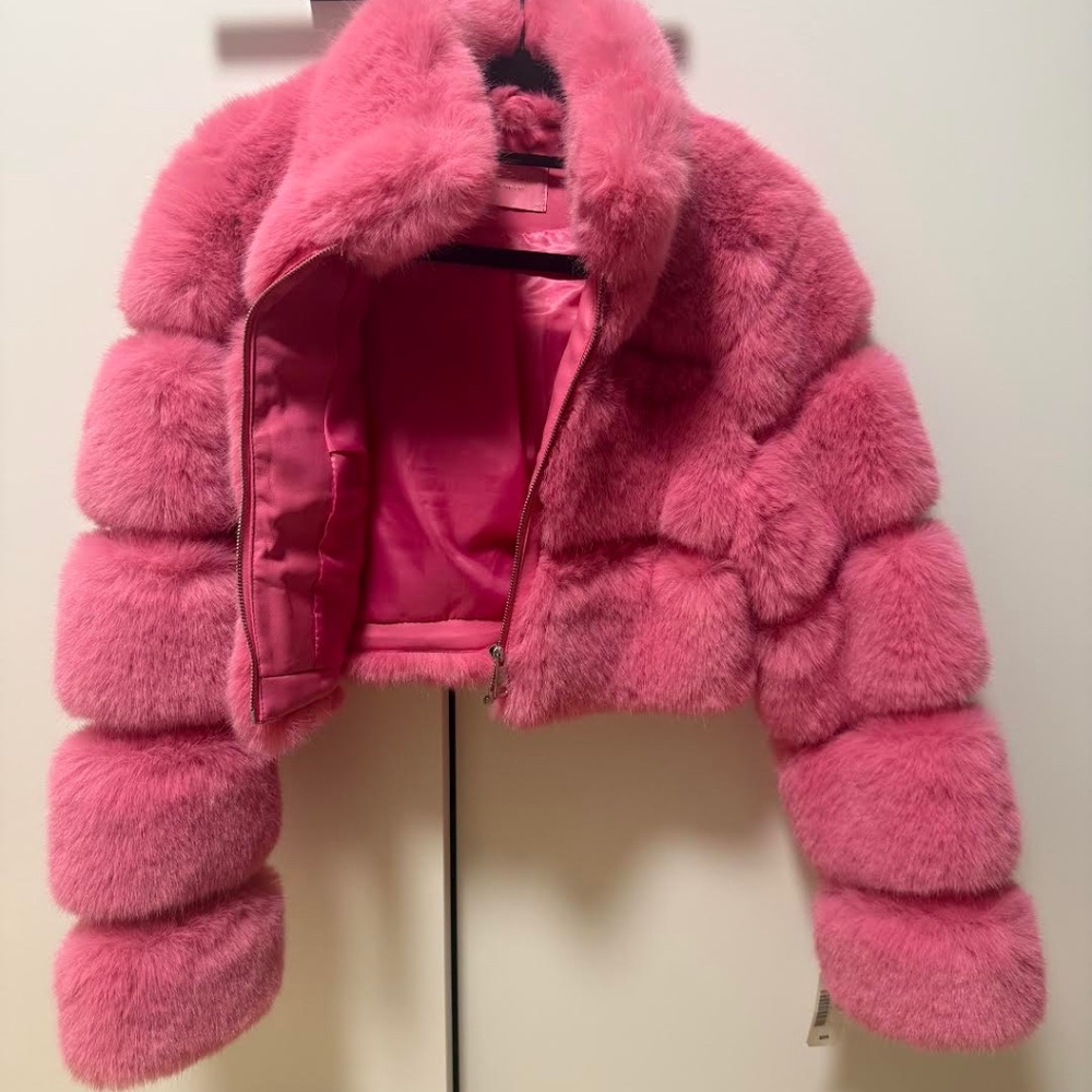 NWT FAUX FUR PINK CROPPED JACKET